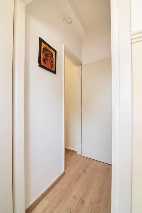 Top Floor Apartment At Petrolona With Big Balcony Αθήνα Εξωτερικό φωτογραφία