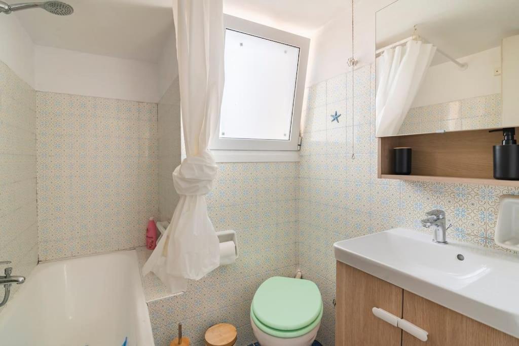 Top Floor Apartment At Petrolona With Big Balcony Αθήνα Εξωτερικό φωτογραφία