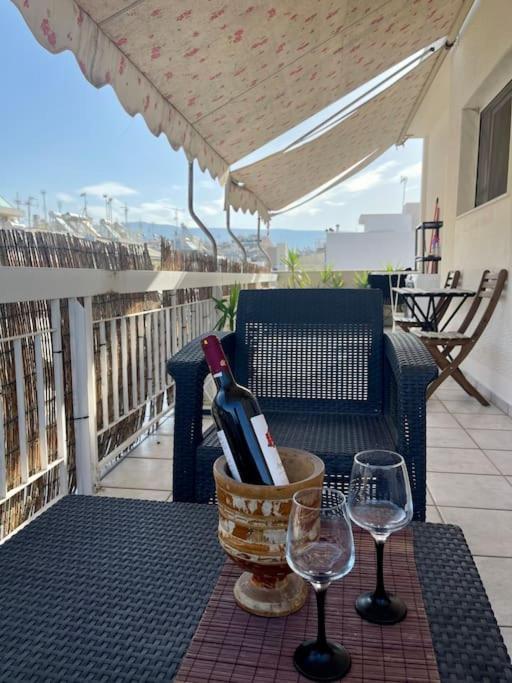 Top Floor Apartment At Petrolona With Big Balcony Αθήνα Εξωτερικό φωτογραφία