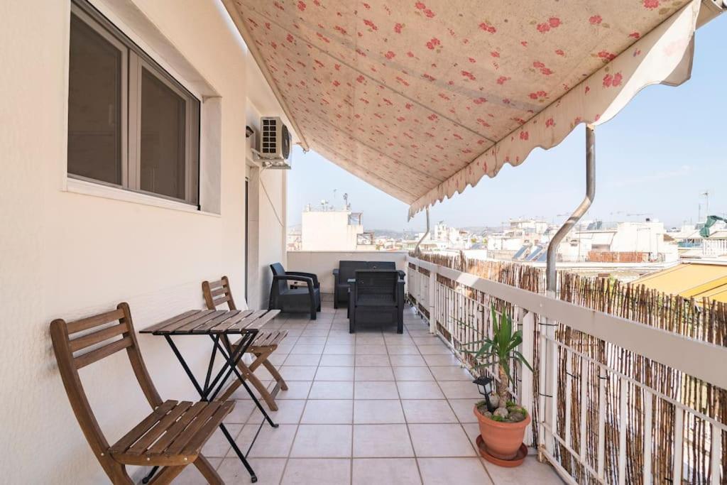 Top Floor Apartment At Petrolona With Big Balcony Αθήνα Εξωτερικό φωτογραφία
